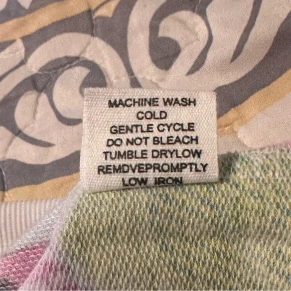 XL Miss Selfie Graffiti Long Sleeve Shirt - Picture 5 of 7